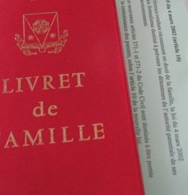 Illustration du document "Livret de famille et nom de famille"